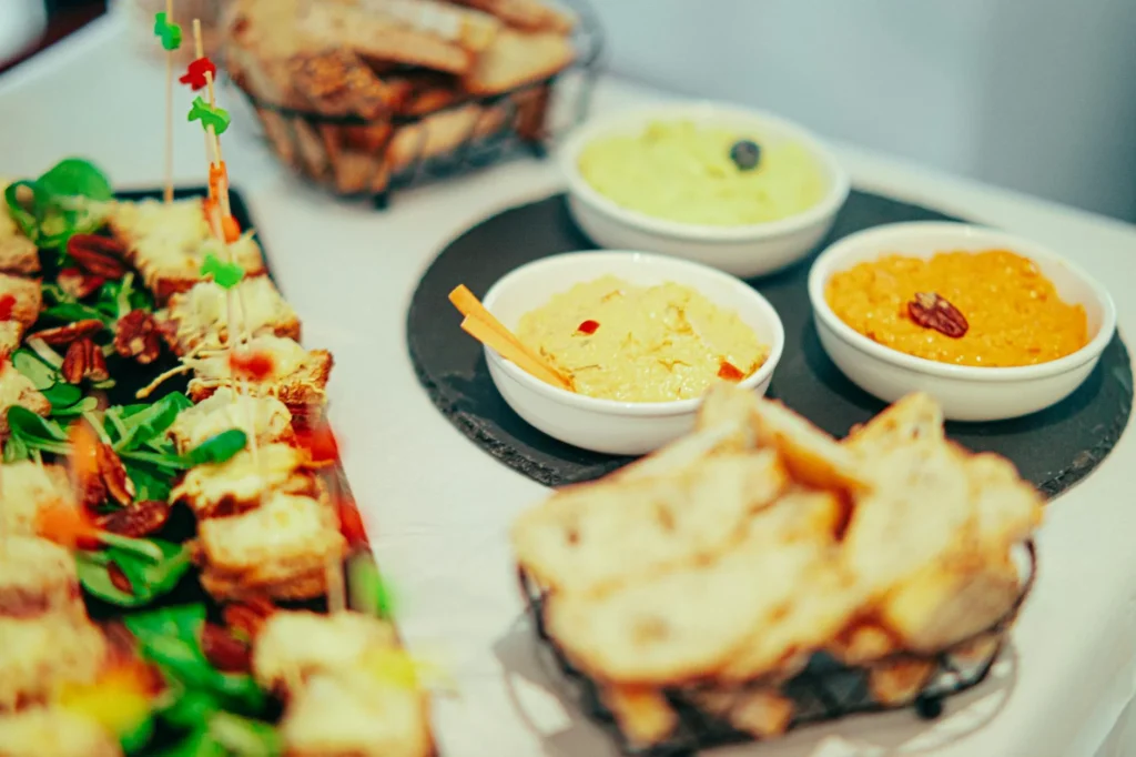Catering ve Yemek Şirketleri: Güncel Maliyet Rehberi