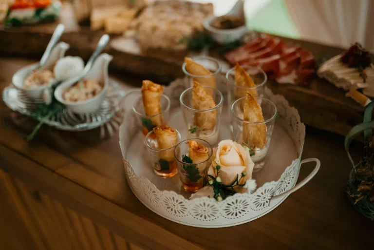 Catering ve Yemek Hizmetleri: Güncel Menüler ve Bütçe Planlaması