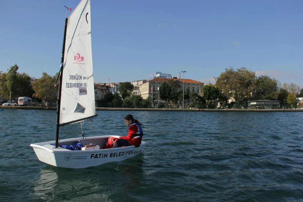 Lazer Göz Çizdirme Fiyatları: Yöntemlere Göre Tahmini Aralıklar ve Bilmeniz Gerekenler
