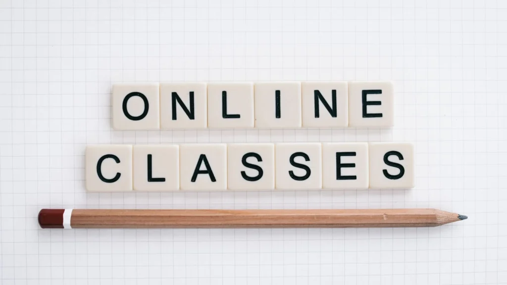 2026 İngilizce Kursu Fiyatları: Online ve Yüz Yüze Seçenekler İçin Maliyet Rehberi