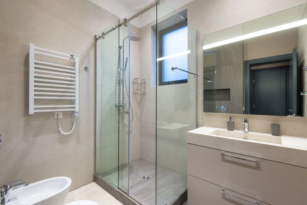 Banyo Yenileme Bütçesi Oluşturma: Güncel Fiyat Aralıkları ve Akıllı İpuçları