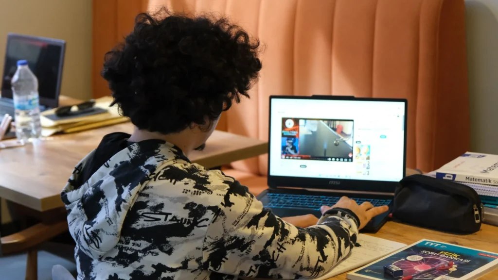 Güncel İngilizce Kursu Fiyatları ve En İyi Programlar